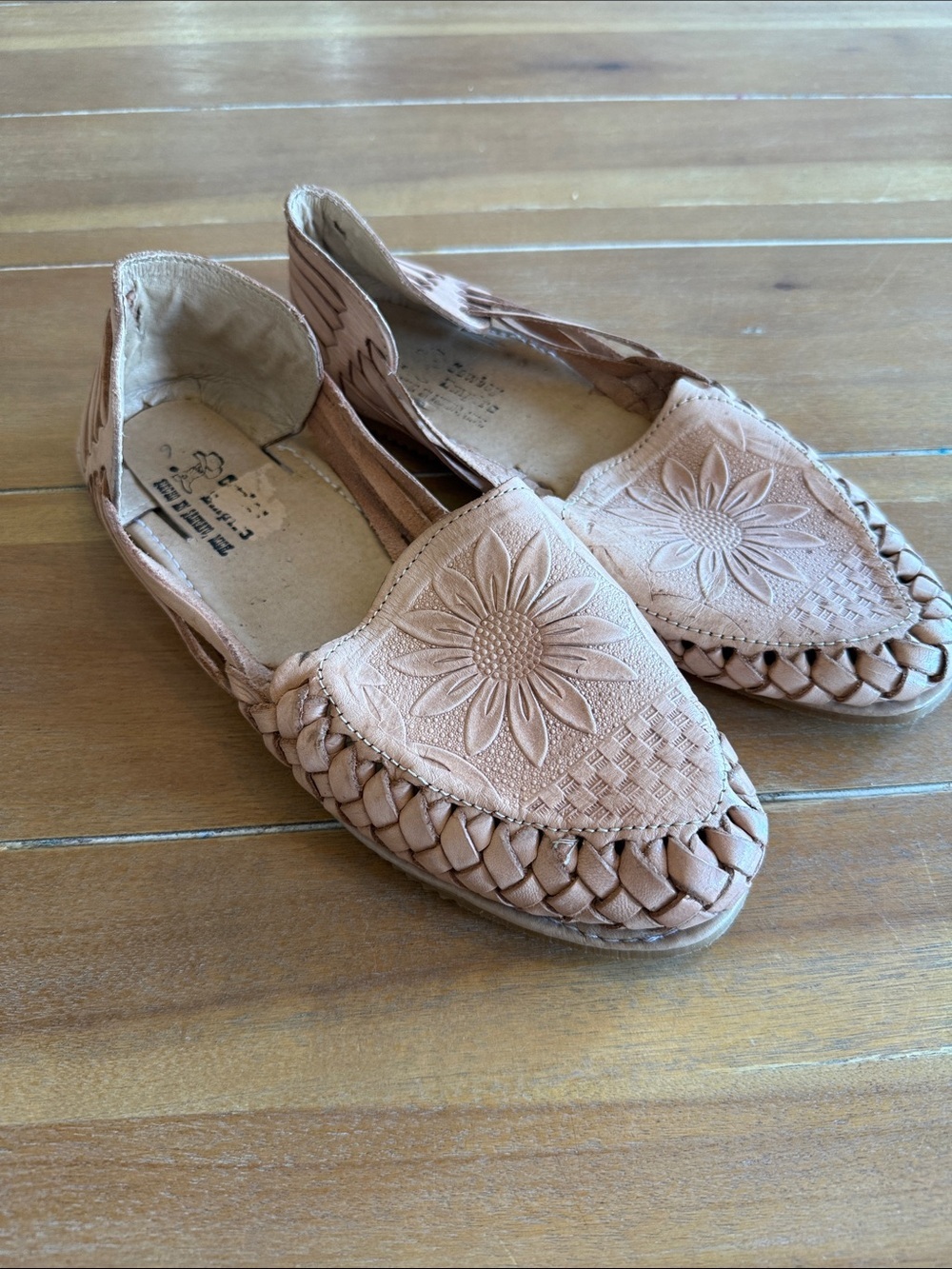Mexican Huaraches Women's Tan Sunflower Hand-Tooled Leather Moccasins